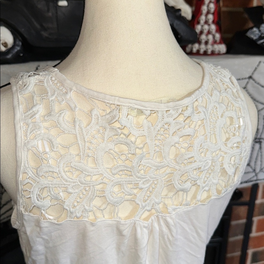 Solitaire Chic White Crochet Top - image 7